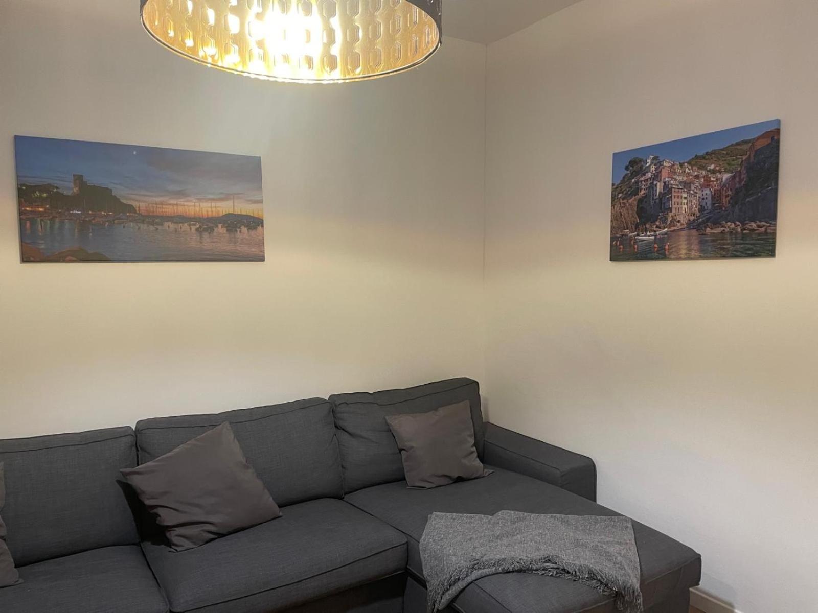 Orizzonte - 5 Terre, Via Fratelli Rosselli 11, Centro Storico-Stazione Centrale Con 2 Camere Da Letto La Spezia Bagian luar foto
